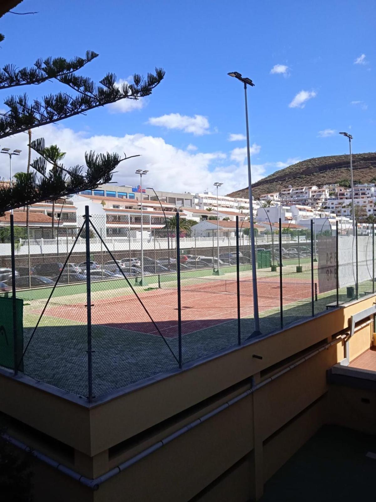 Firstline Apartment Los Cristianos Arona  Exterior photo